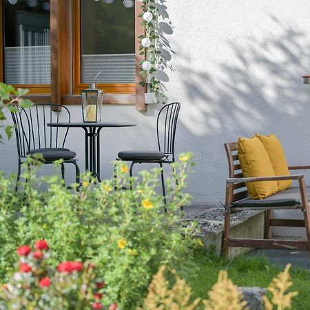 Ambassador Yellow Home Grächen Exteriör bild